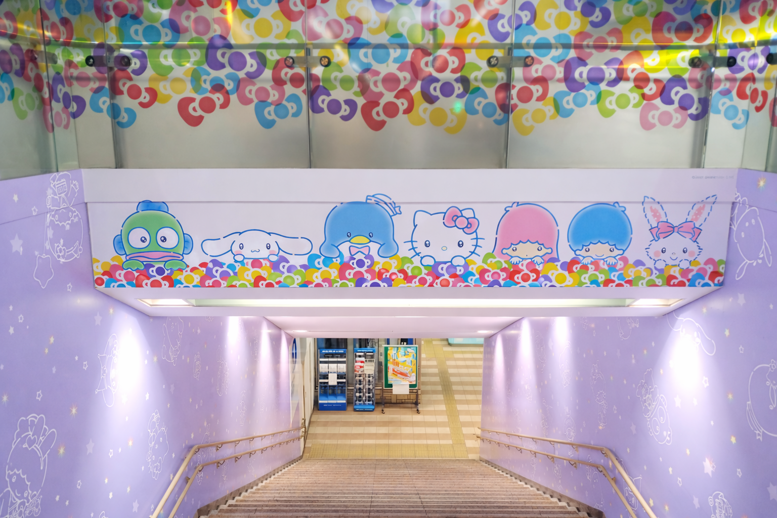 小田急多摩センター駅改札内階段